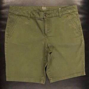 a.n.a Woman’s Size-10 Bermuda Shorts
